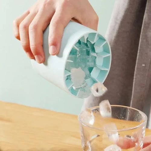 Easy-Release Silicon Ice Cube Maker With Storage Container