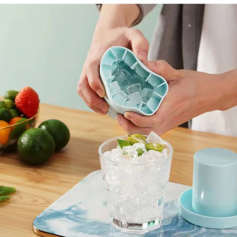 Easy-Release Silicon Ice Cube Maker With Storage Container