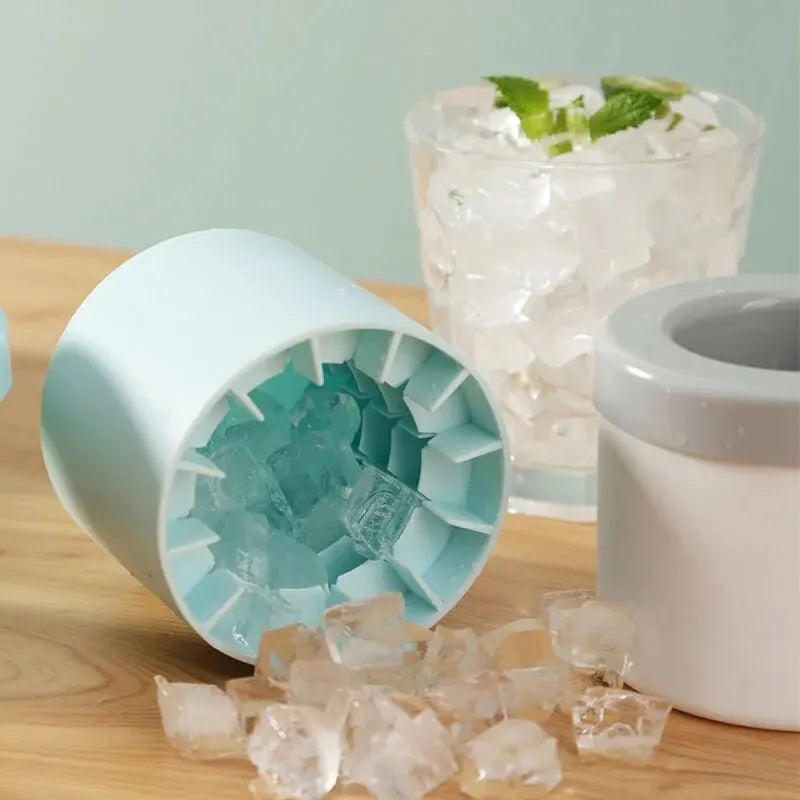 Easy-Release Silicon Ice Cube Maker With Storage Container